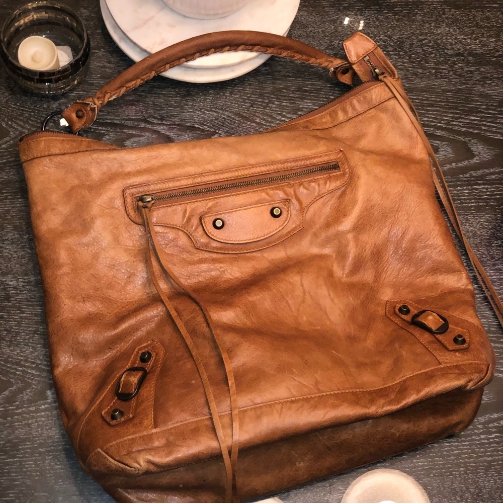 AUTH Balenciaga Day handbag in Truffle Brown
